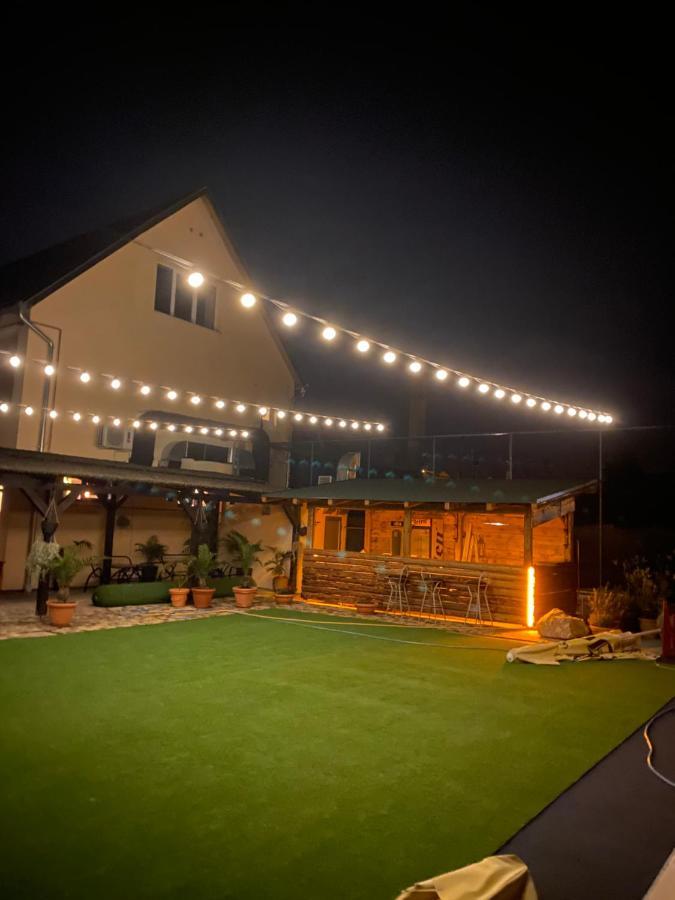 Bed and Breakfast Garden House Apatin Exterior foto